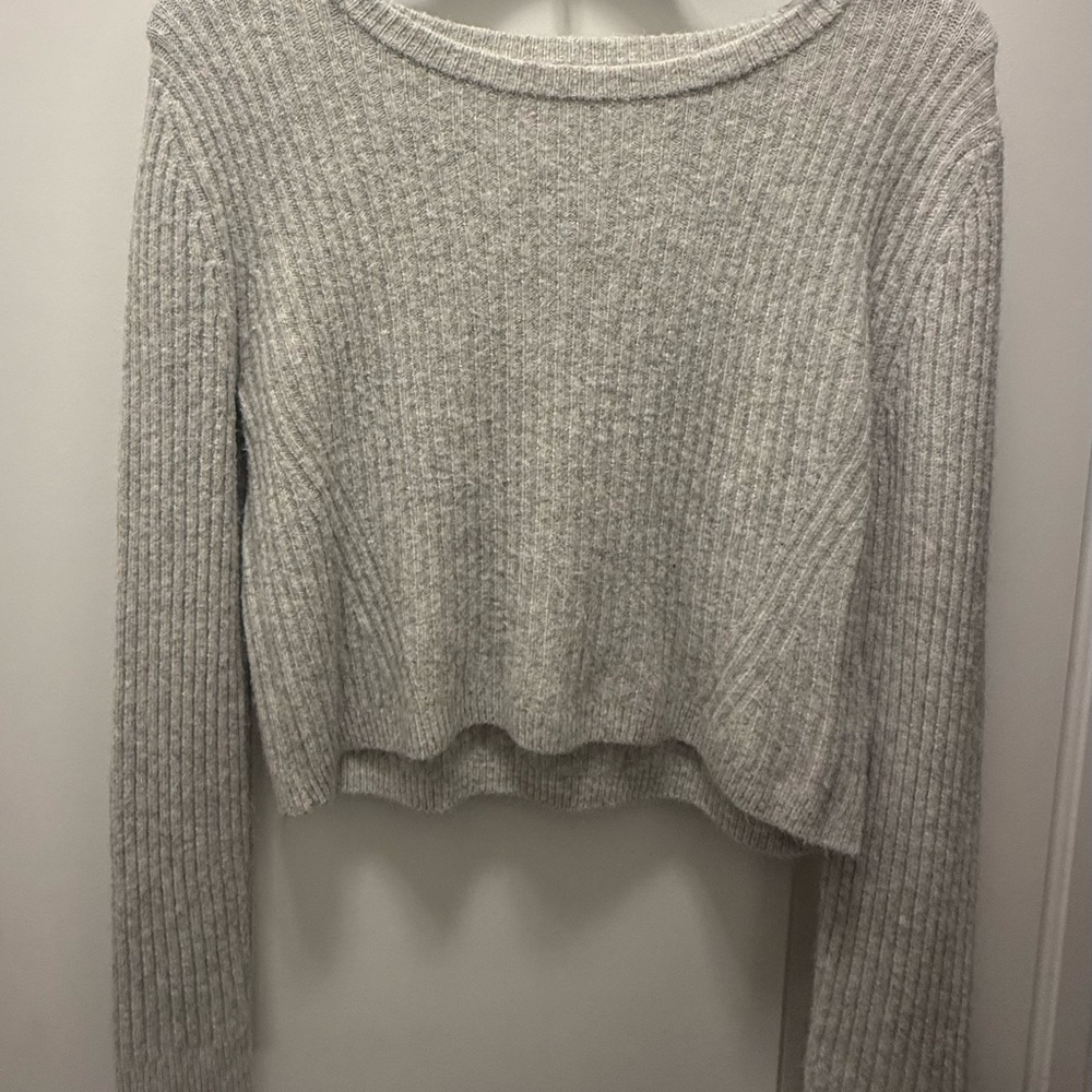 Francesca's Collections Light Gray Ribbed Cropped Sweater